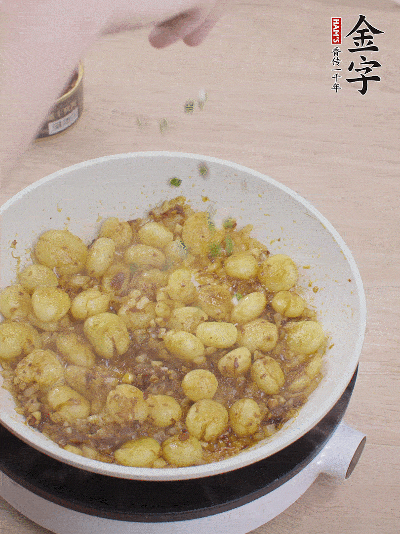 撒上葱花。。。