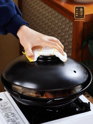 大火烧开，，，大火煮10~15分钟。。放入切好的豆腐，，，再煮5分钟